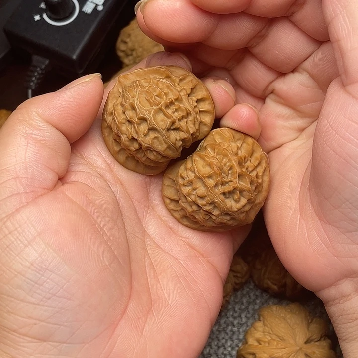 风***息把件文玩核桃宫灯