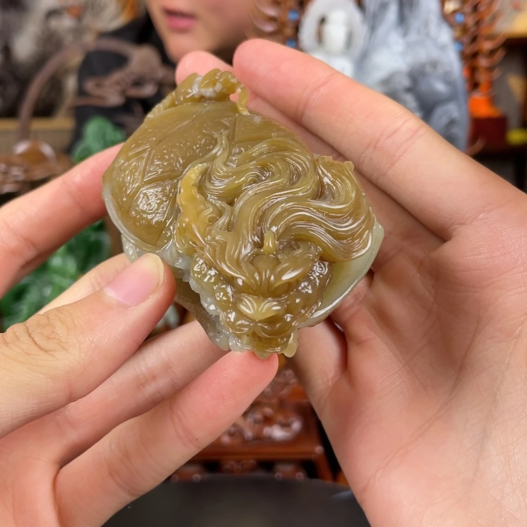 和田玉未镶嵌把件