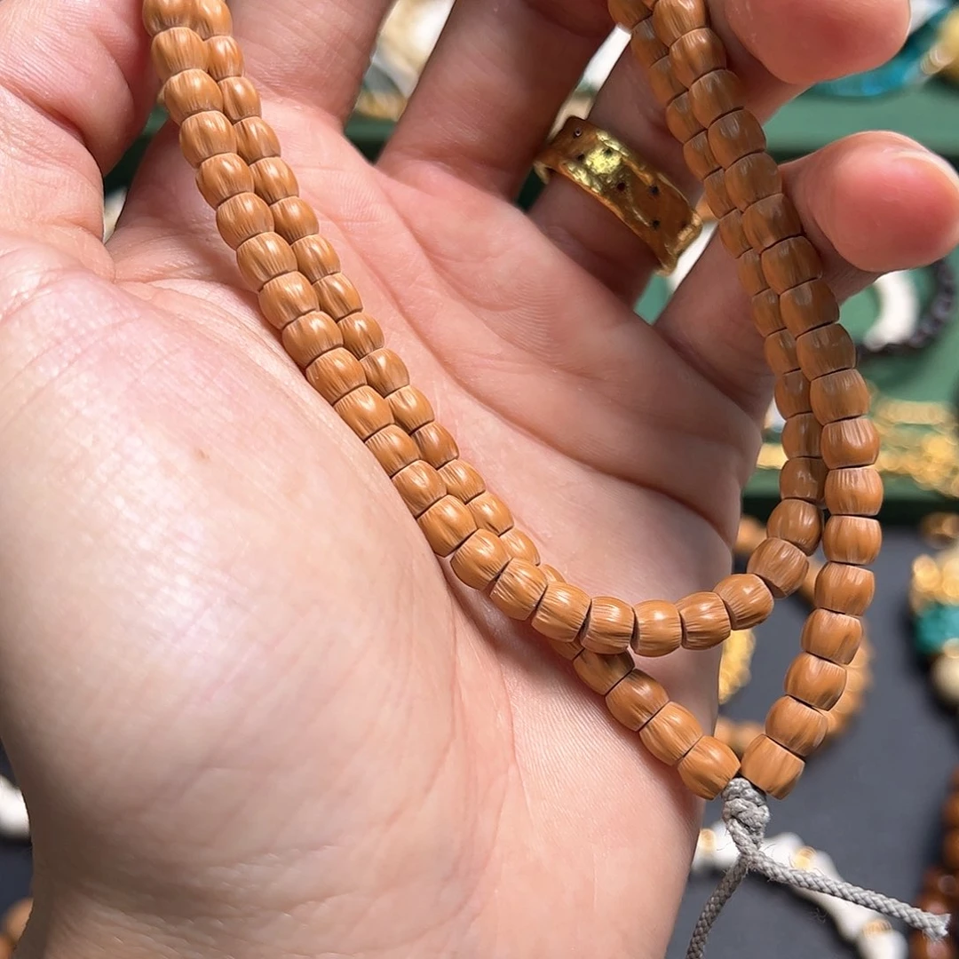 橄榄核吊坠二**碳5.8核尖百香