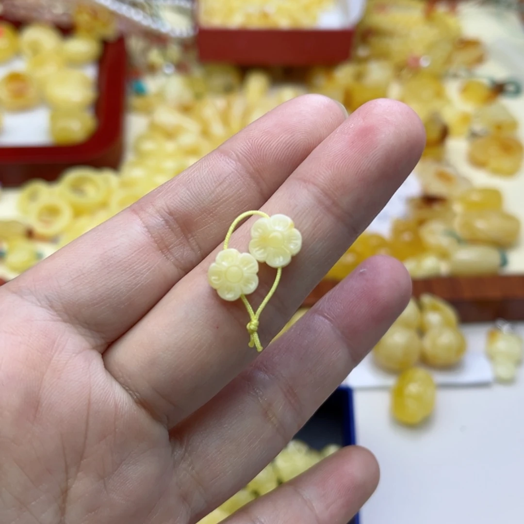 【闪购商品】蜜蜡裸石未镶嵌配饰