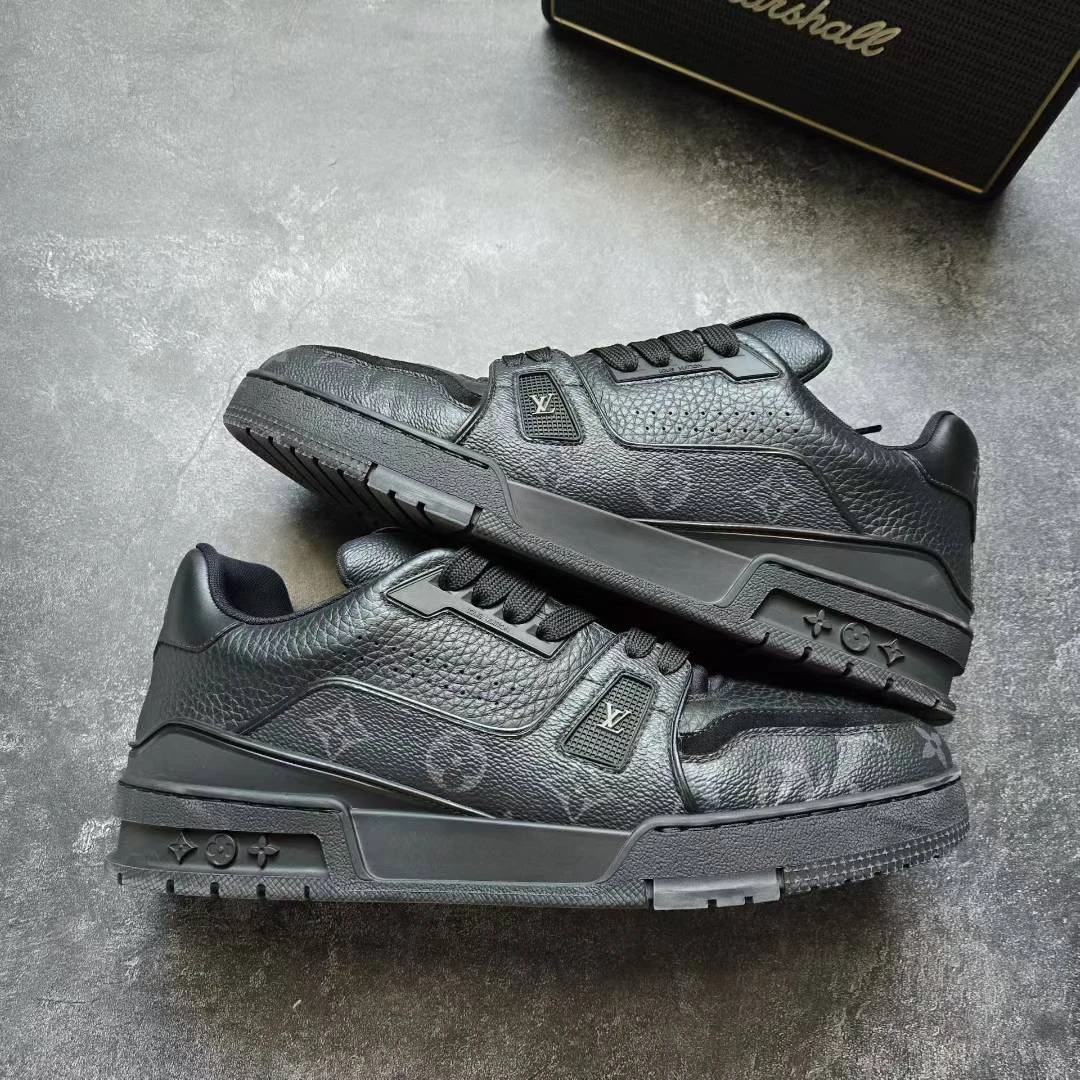 99新 LouisVuitton/路易威登 43码 TRAINER 新款满印老花黑鞋