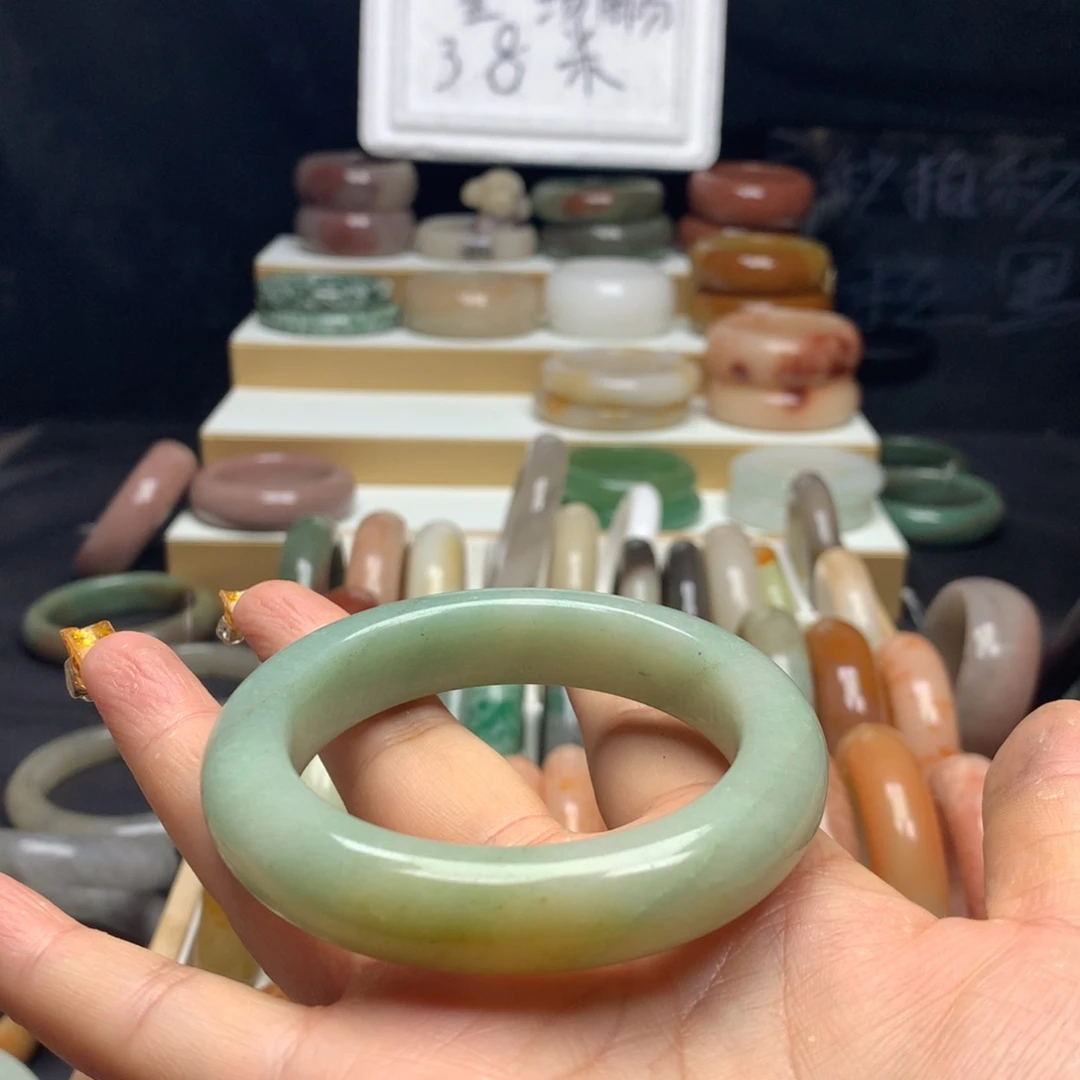 石英质玉手镯未镶嵌り****、