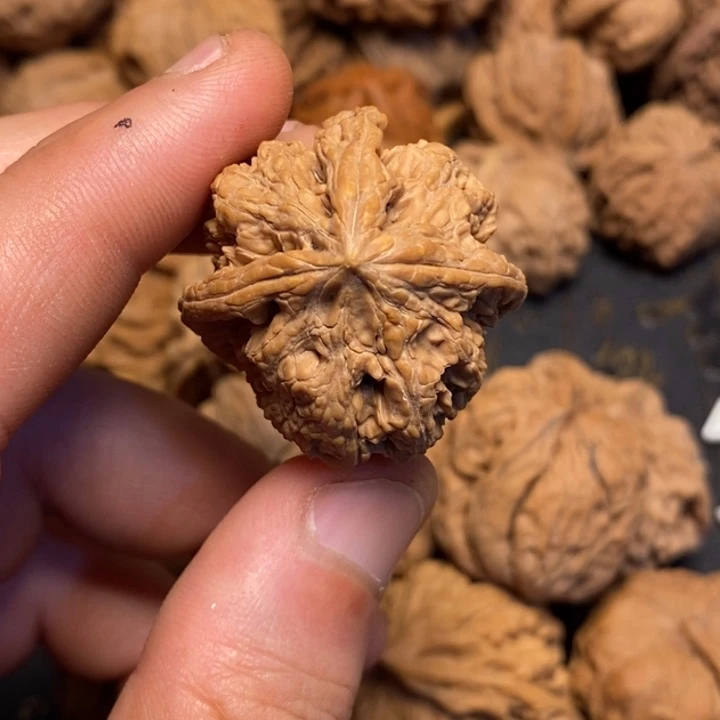 文玩核桃吊坠好*！文玩核桃异形单只