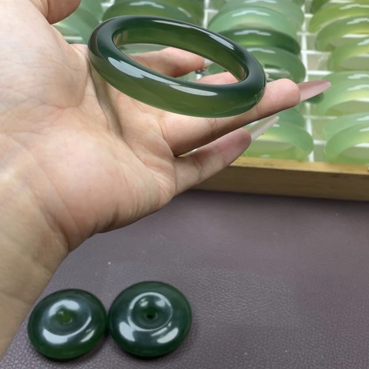 乔***浩蛇纹石玉合金手镯