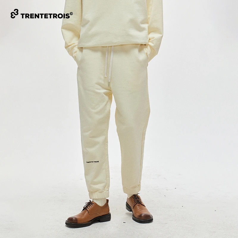 33潮牌休闲裤针织面料柔软舒适椰奶白裤子