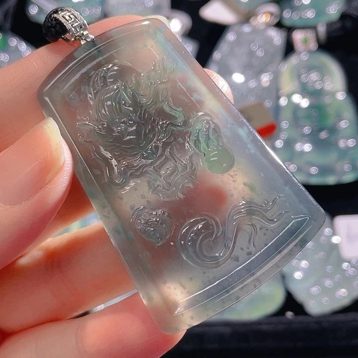 翡翠颈饰18K金镶嵌38，