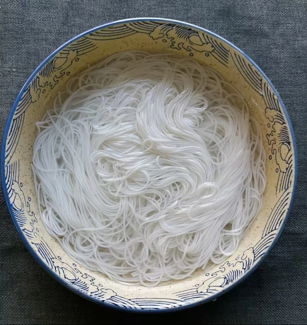 云南德宏傣家米线半干真空袋装傣家风味特产小吃