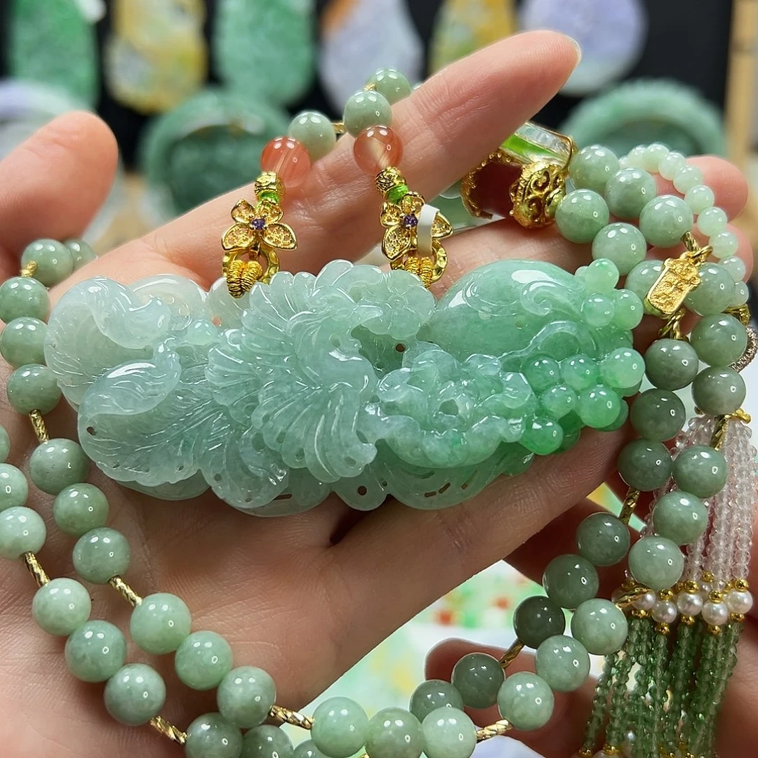 翡翠未镶嵌颈饰吊坠