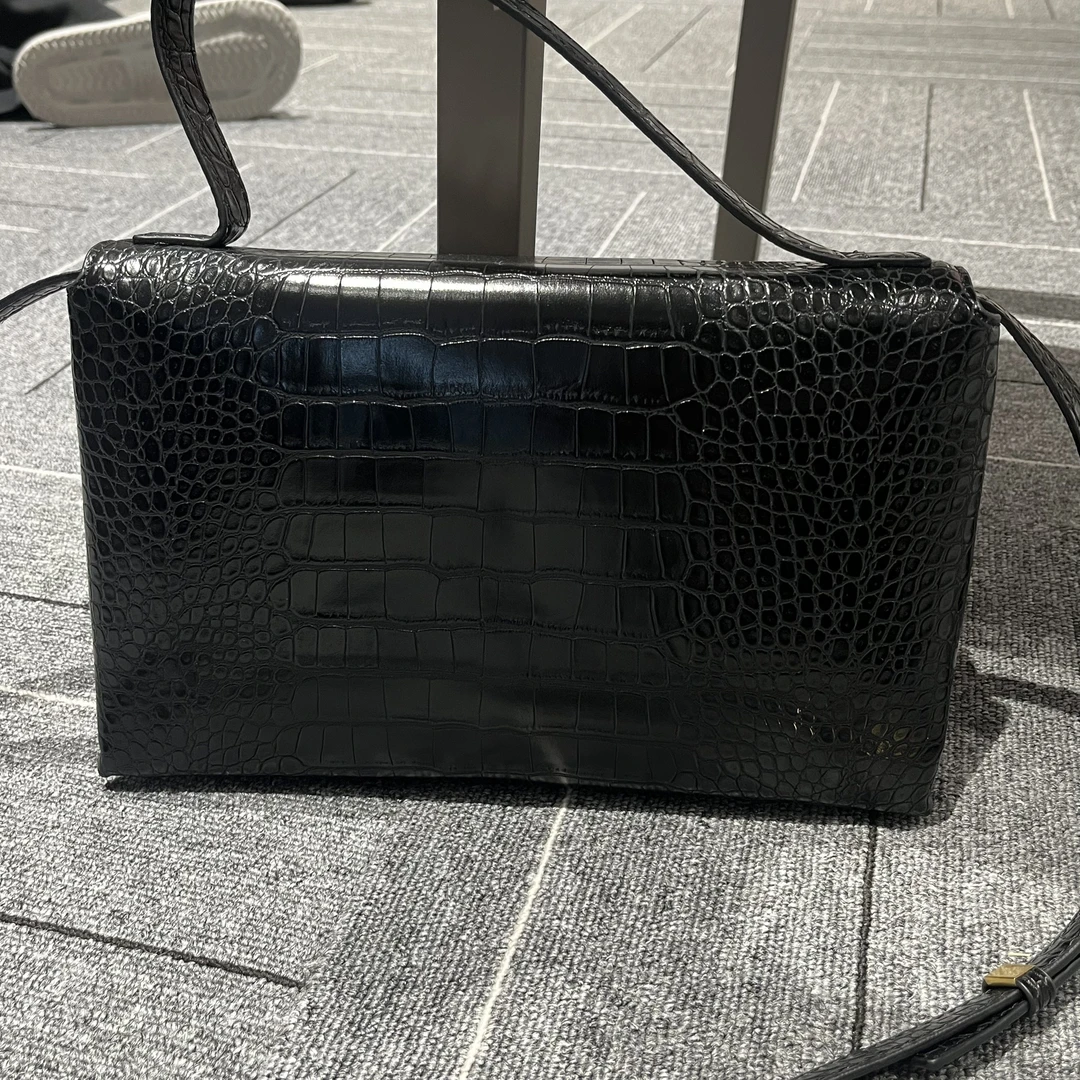 COCO DICV25新款高端定制时尚女包 压纹梯形金结