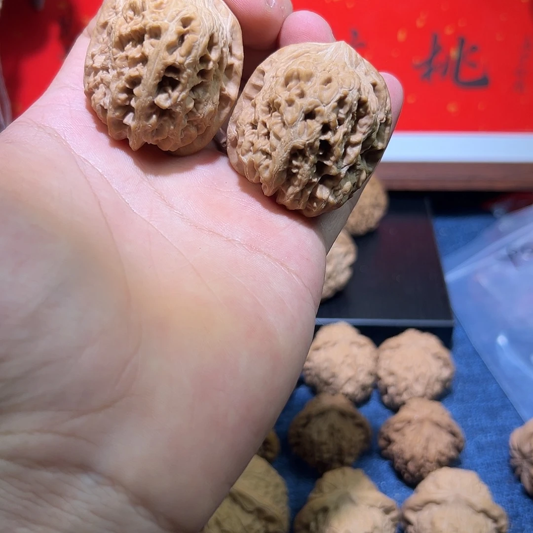 火***焱文玩核桃吊坠一38.8，一39，全品西北将军膀