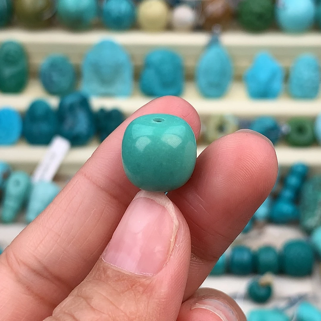 绿松石未镶嵌珠宝奇石12