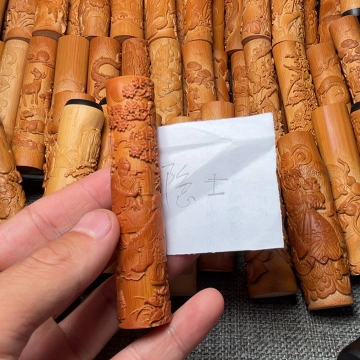 隐***士实心竹雕刻手把件