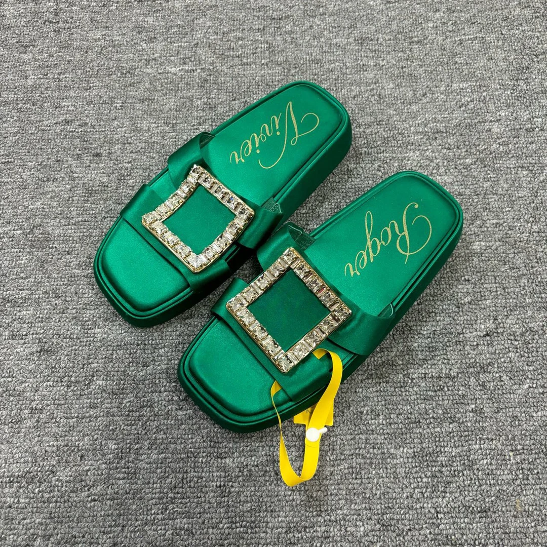 95新 Roger Vivier/罗杰·维威耶 钻扣套脚一字拖鞋  35码/7642