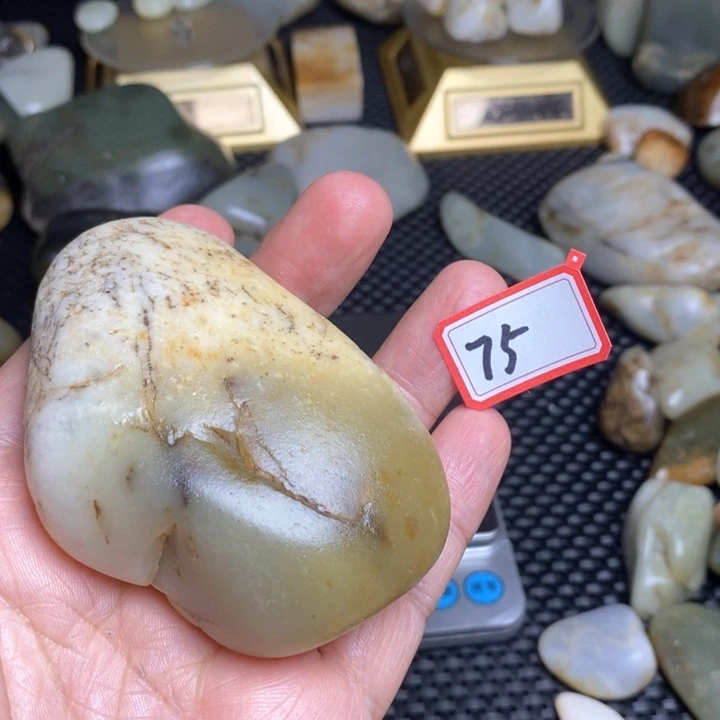 未镶嵌和田玉把件75