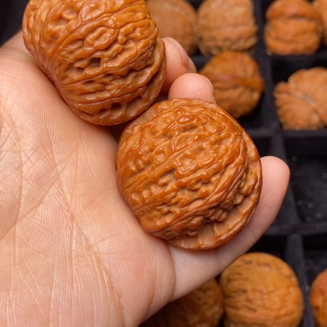 文玩核桃把件秦岭野生核桃