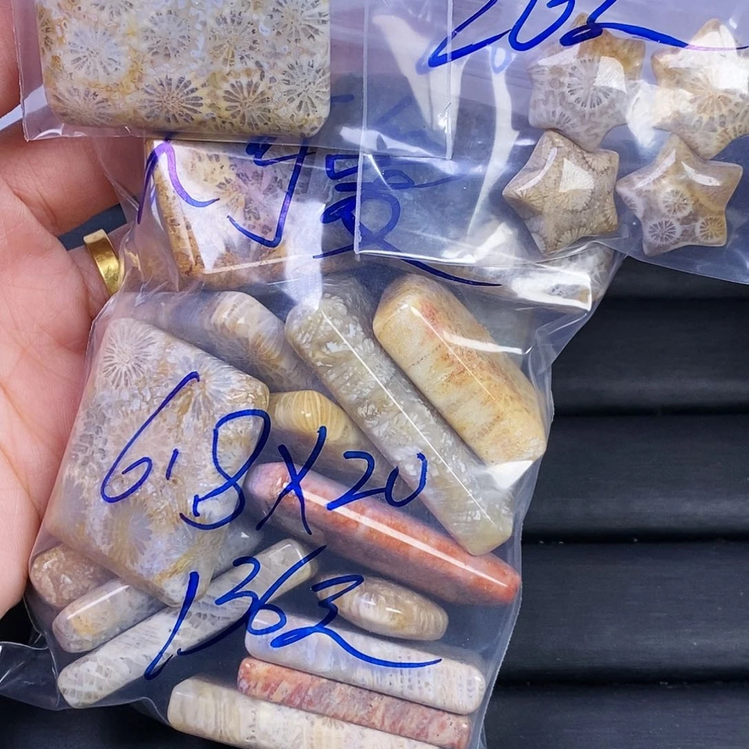 硅化玉颈饰合金大*爱