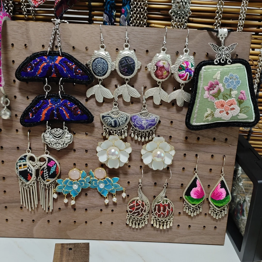 小耳环/手工刺绣/民族风/国风/百搭/复古/饰品（不能碰水）