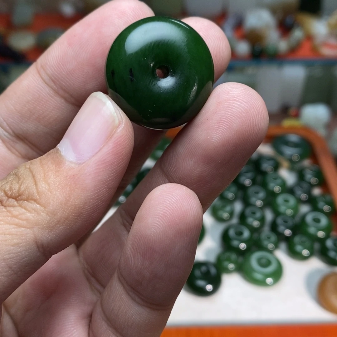 和田玉未镶嵌吊坠(不含链)