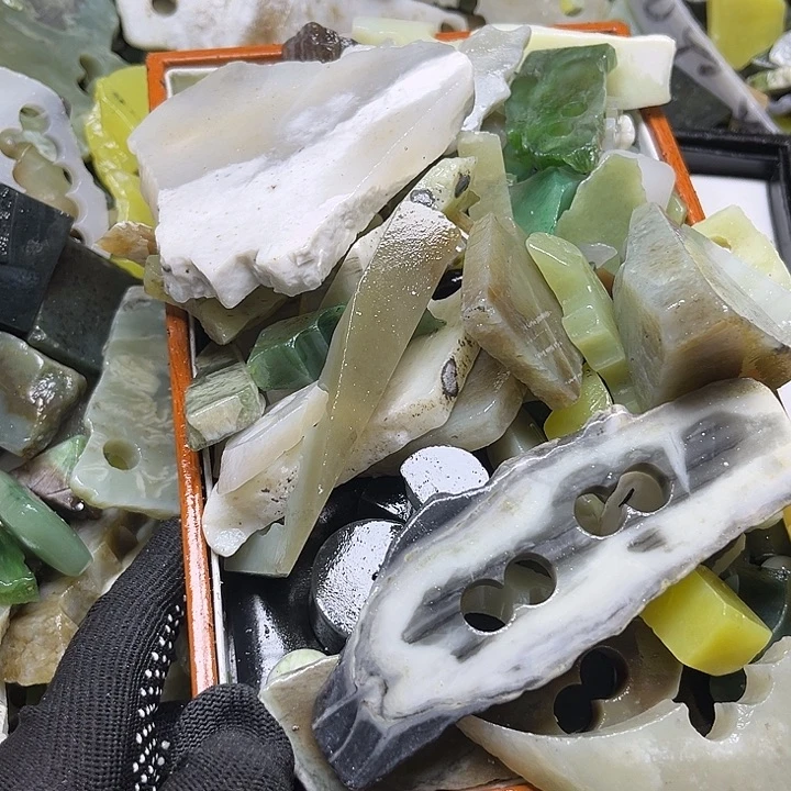 和田玉未镶嵌珠宝奇石忘***．