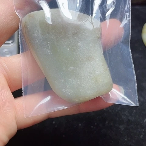 颈饰未镶嵌和田玉（糖玉）