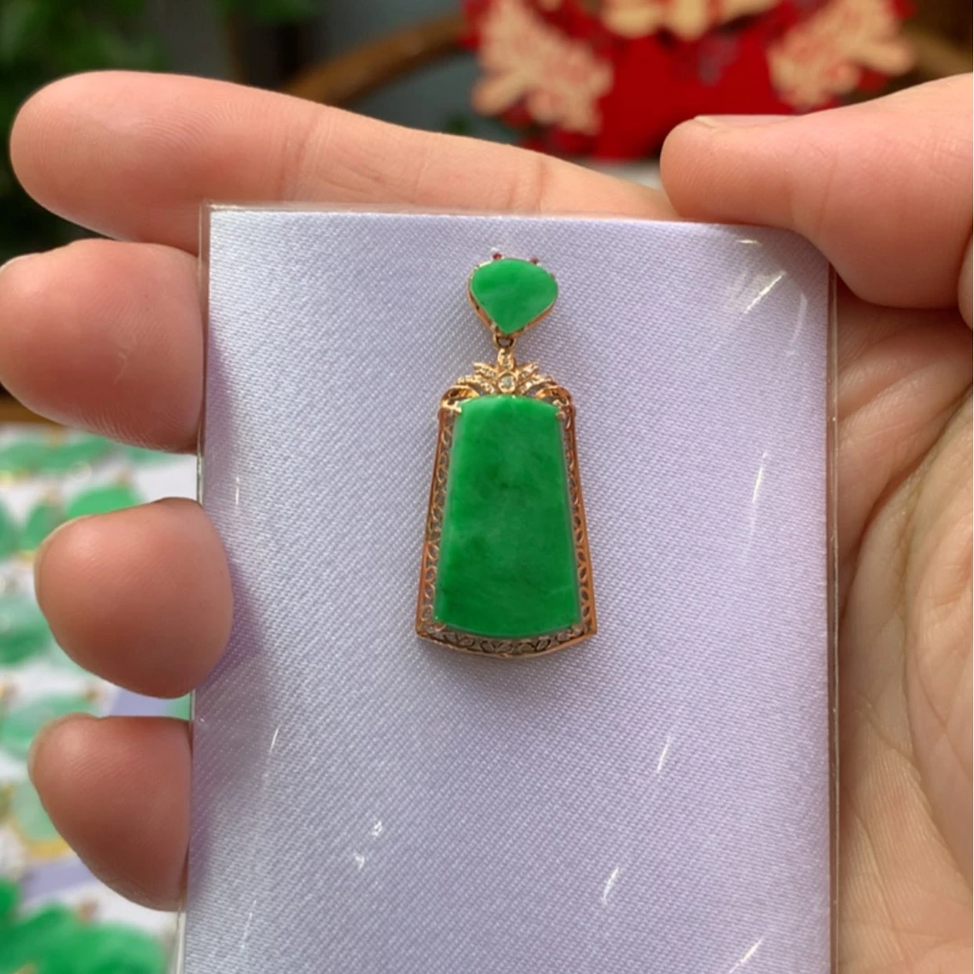 【闪购商品】翡翠颈饰18K金镶嵌金***?翡翠首饰