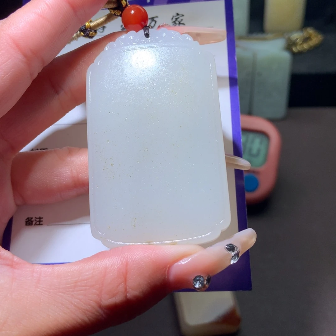 和田玉未镶嵌颈饰管*员