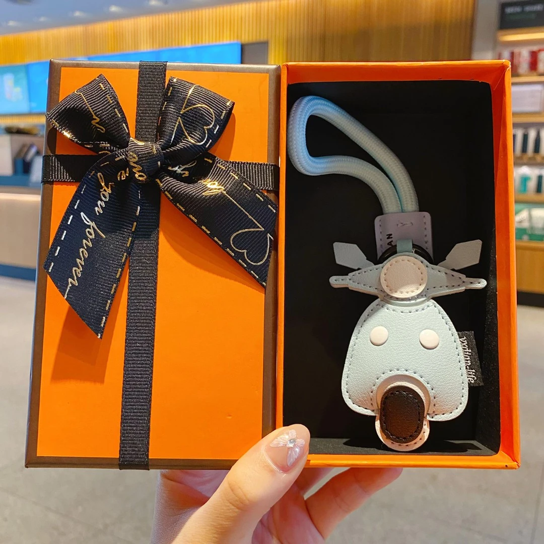 2025年新款皮质交通工具钥匙扣六一儿童节礼物送学生生日礼物女