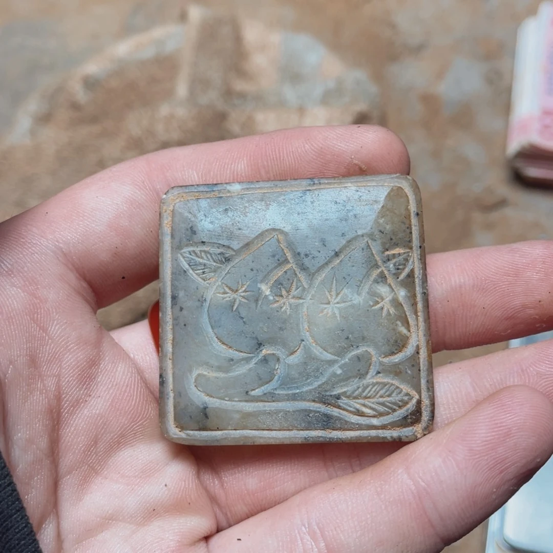 翡翠未镶嵌颈饰75556677