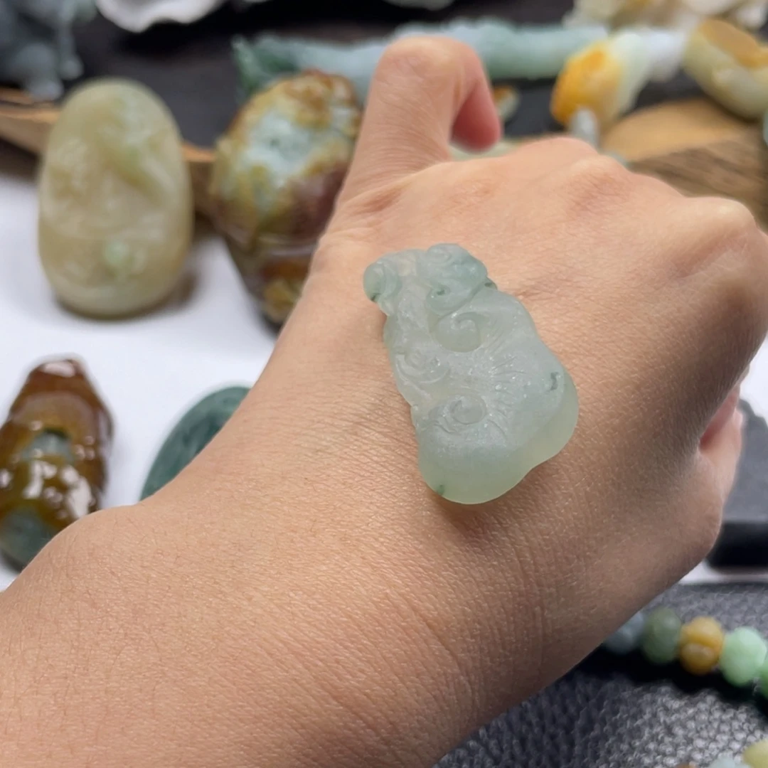 定制翡翠未镶嵌如意