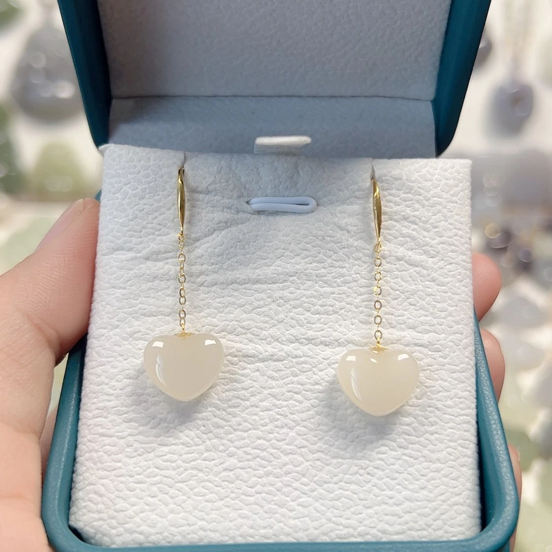 颈饰18K金镶嵌和田玉