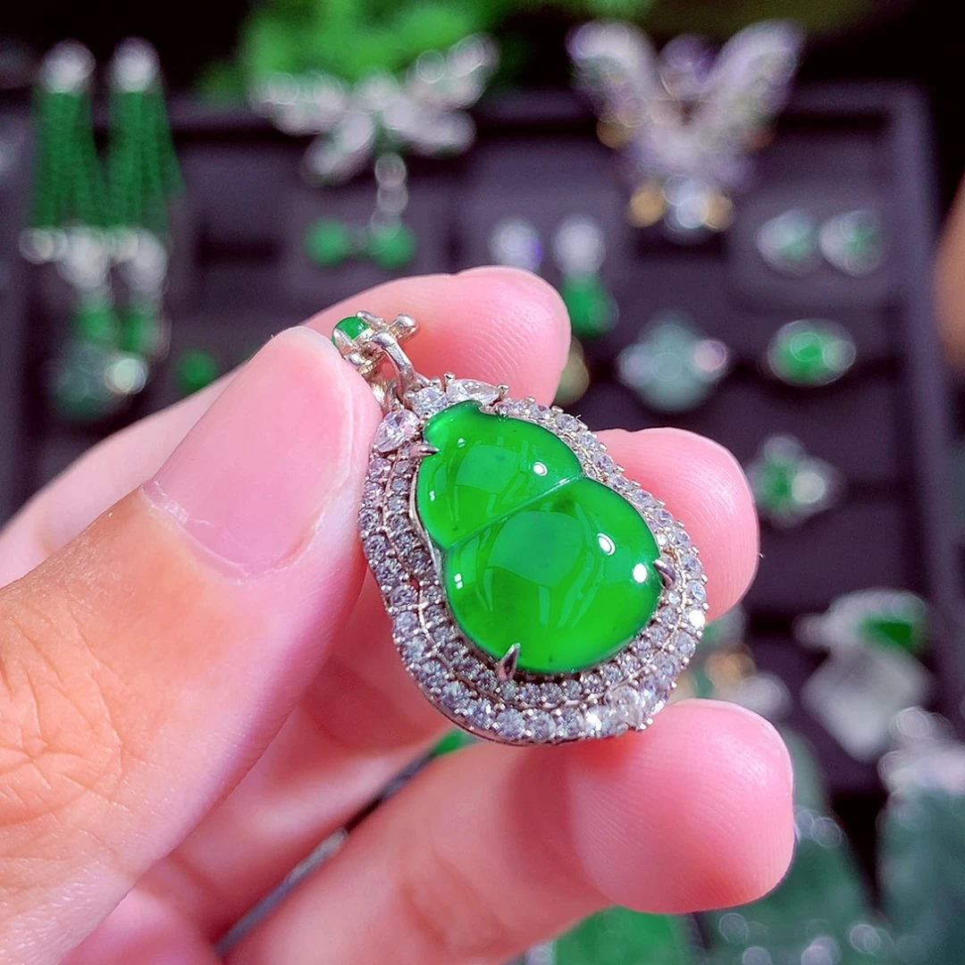 颈饰未镶嵌翡翠天然