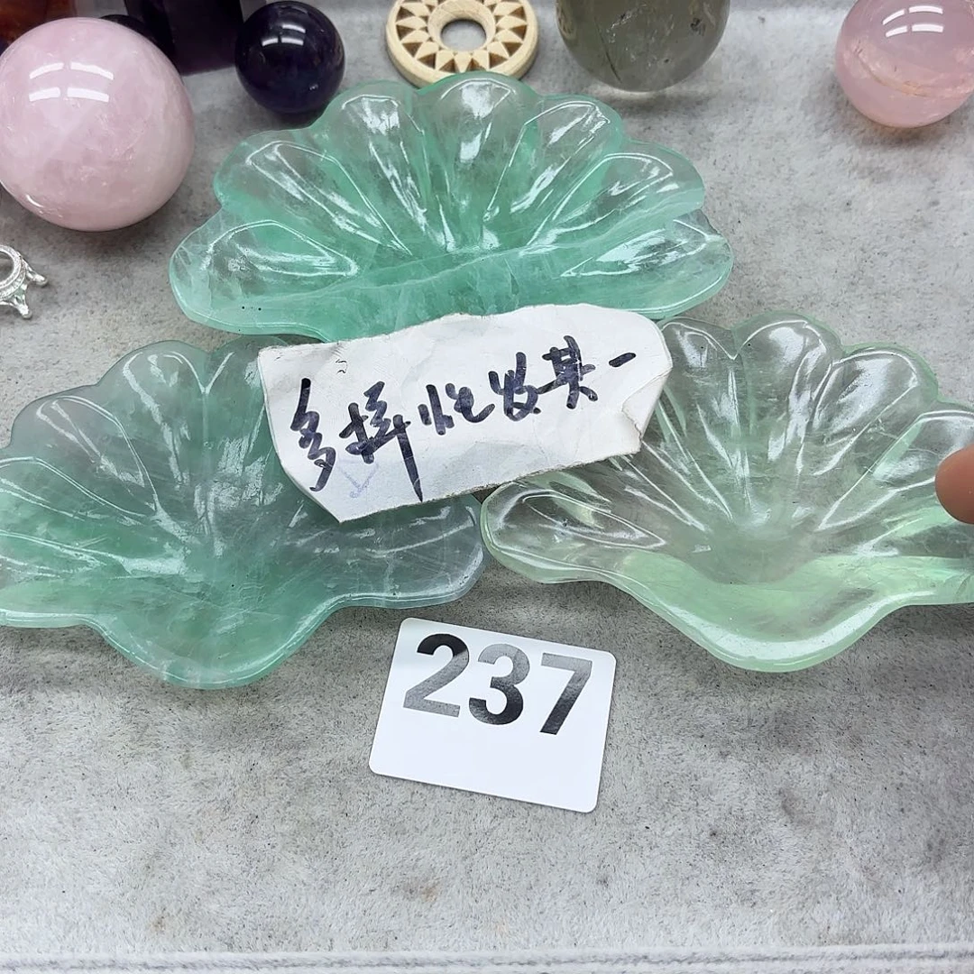 大型摆件（非配饰）未镶嵌水晶一个