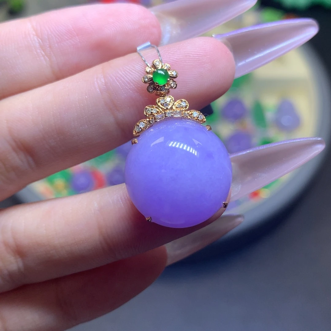 翡翠18K金镶嵌颈饰