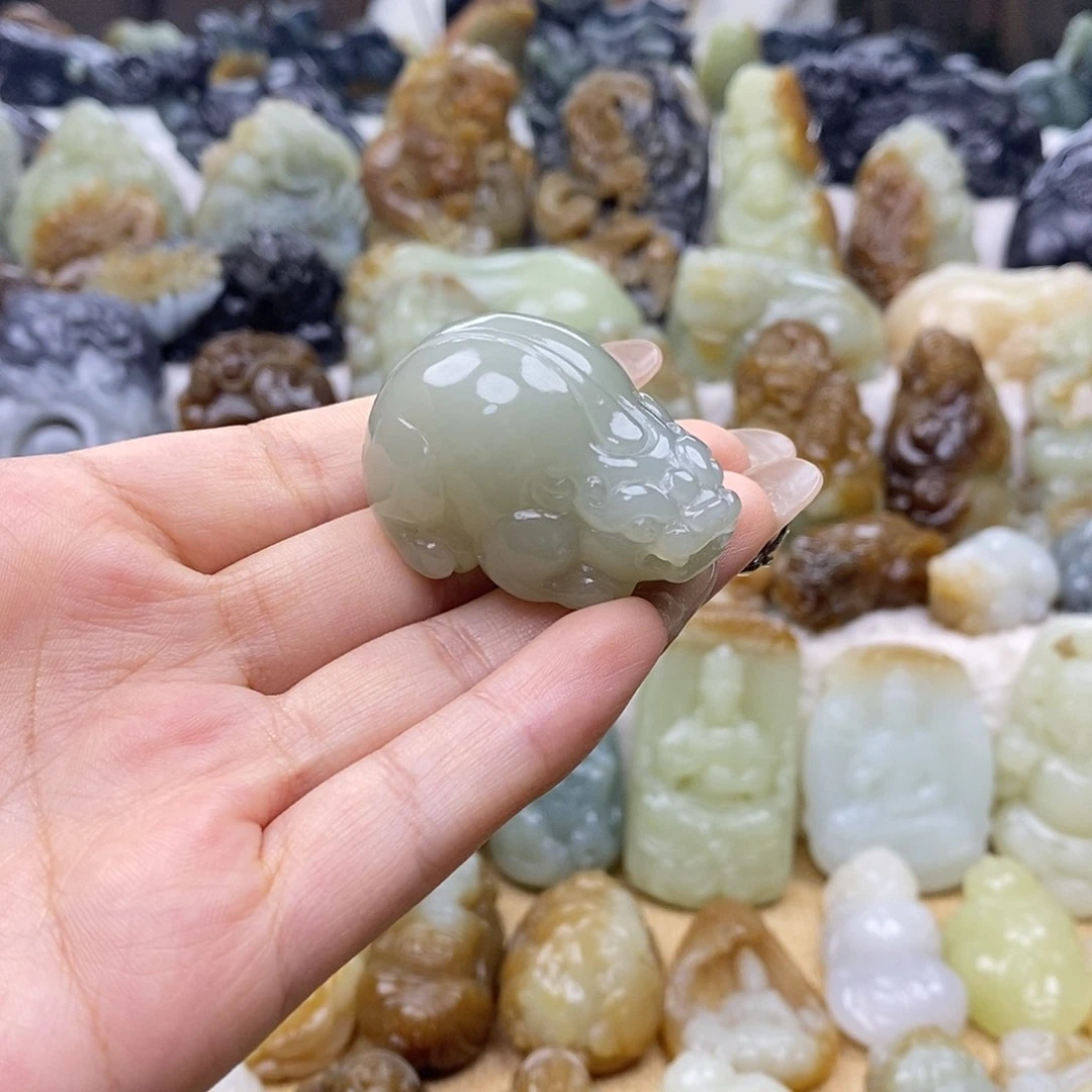 颈饰未镶嵌和田玉