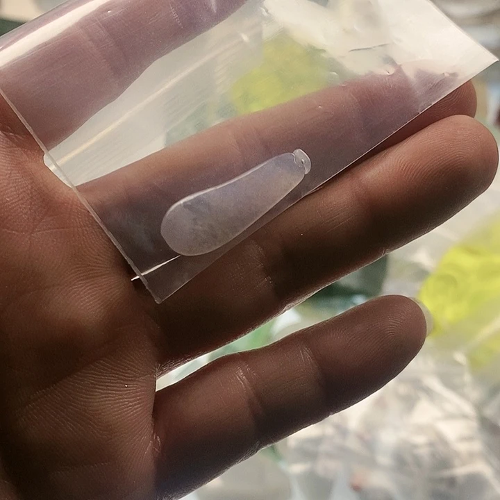 翡翠挂件未镶嵌豪***剑毛