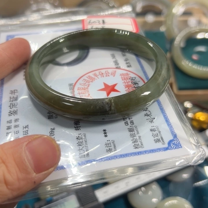 和田玉手镯未镶嵌60.5圈围6031