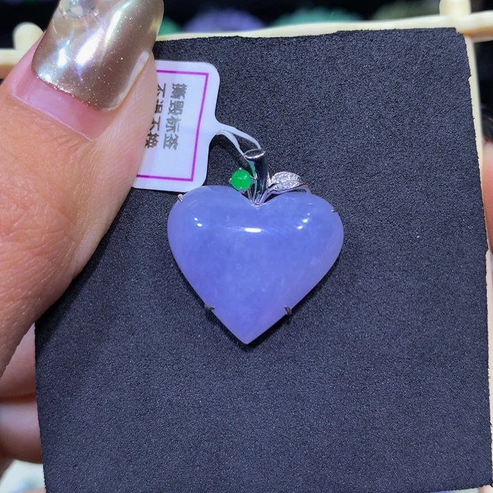 翡翠18K金镶嵌颈饰翡翠