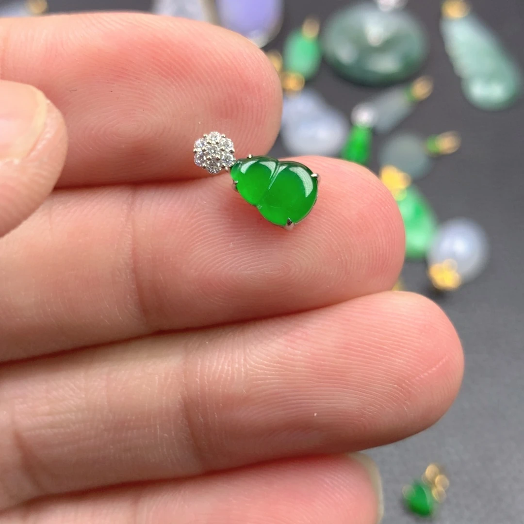 【闪购商品】颈饰18K金镶嵌翡翠翡翠