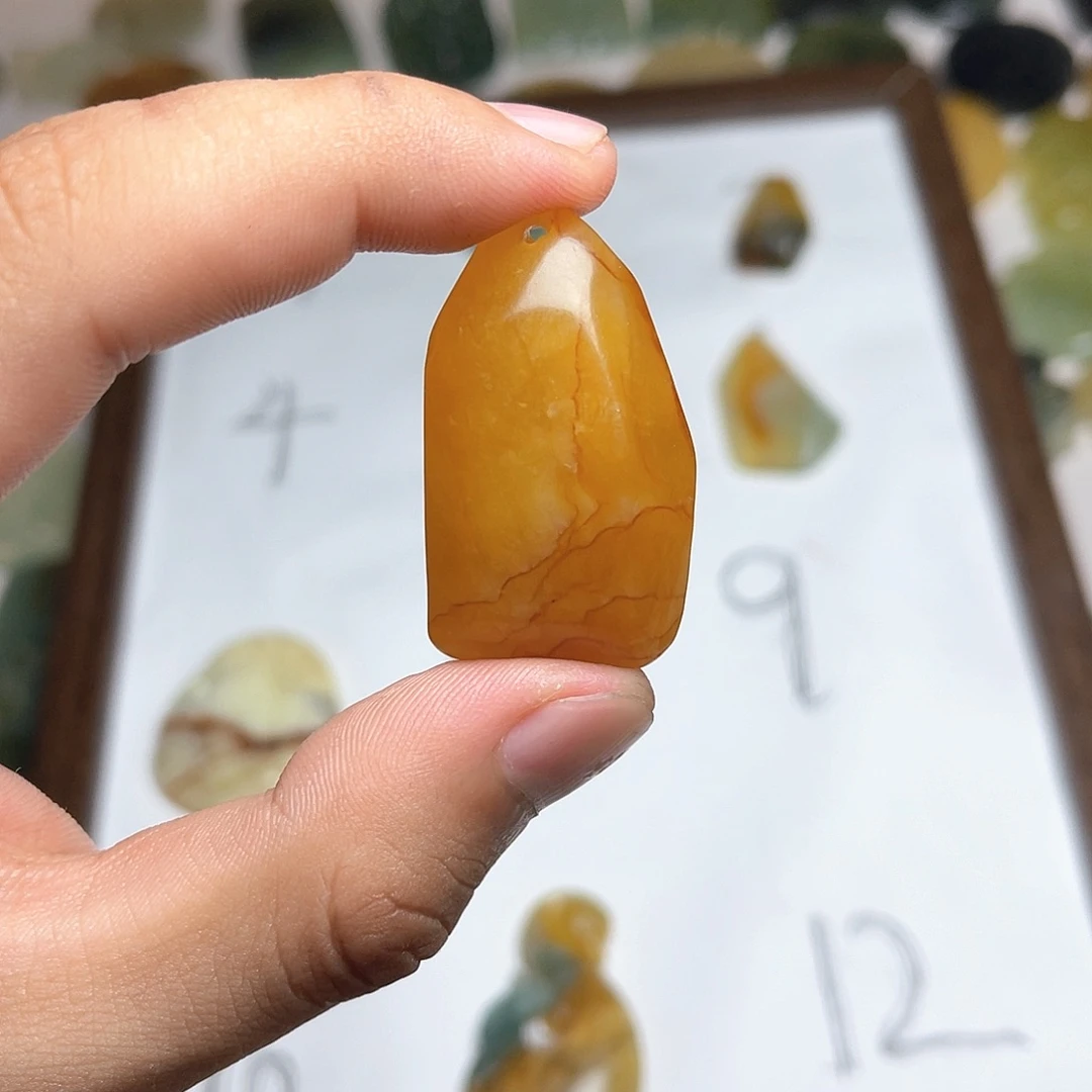 懒***名蛇纹石玉未镶嵌颈饰