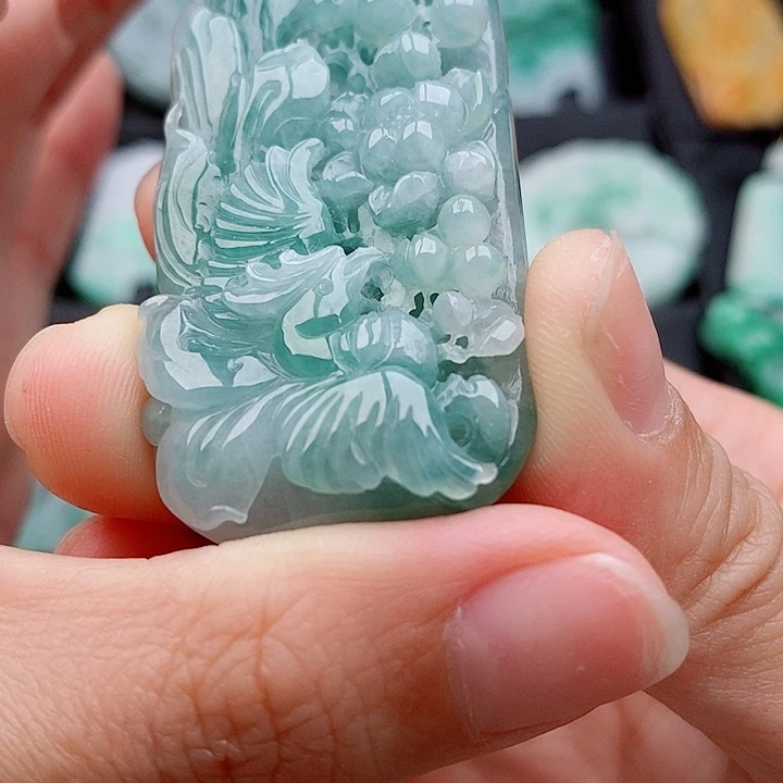 翡翠未镶嵌颈饰翡翠