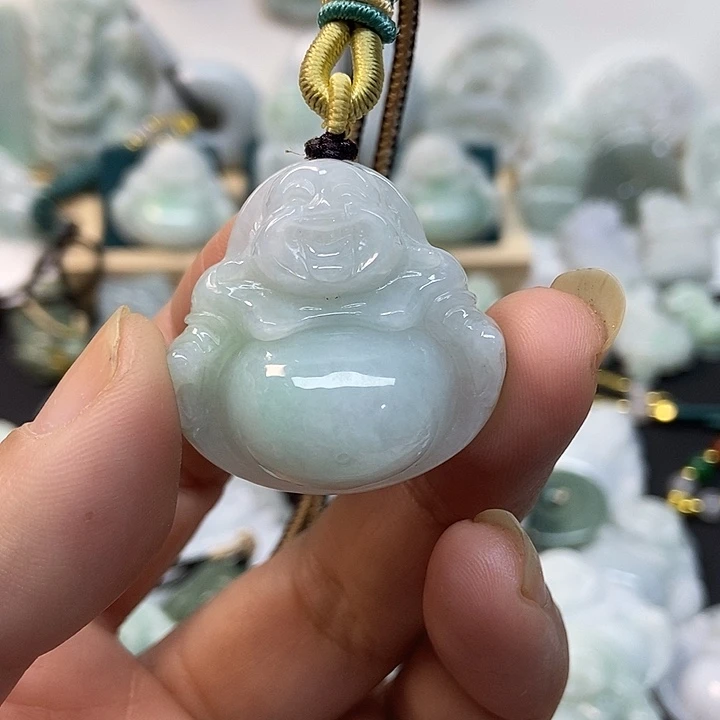 翡翠未镶嵌颈饰佛公