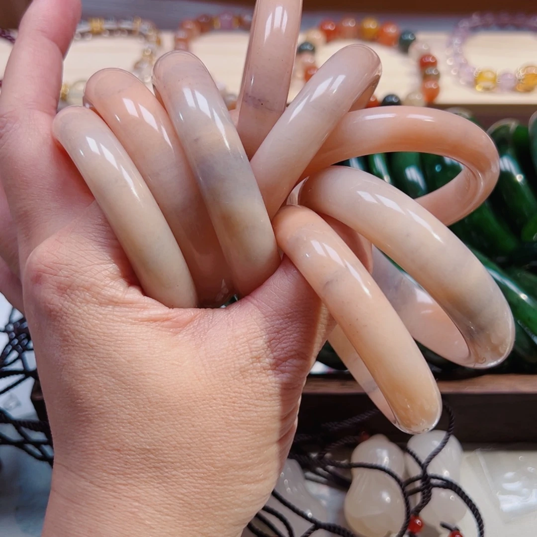 石英质玉（金丝玉）手镯未镶嵌