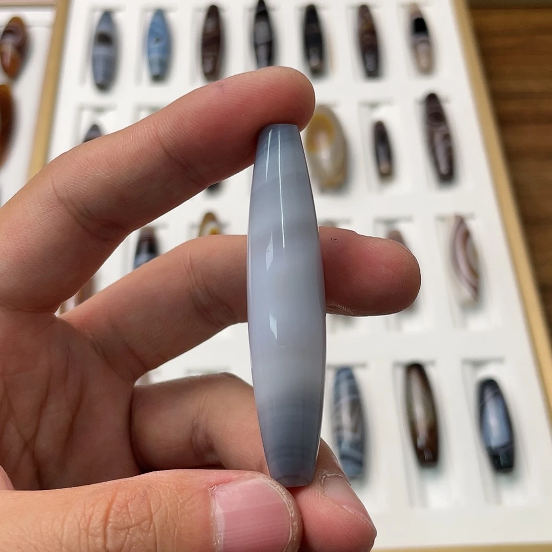玛瑙/玉髓颈饰未镶嵌言**白