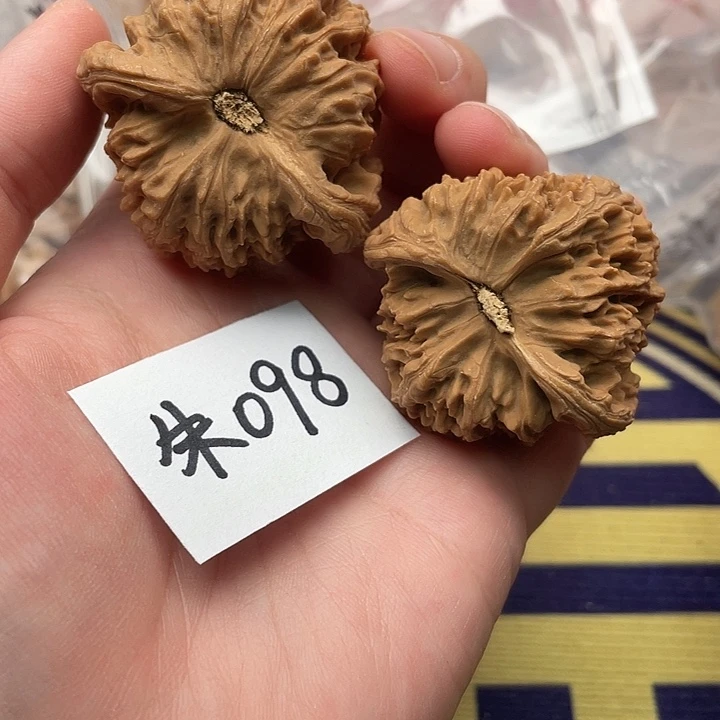 文玩核桃吊坠核桃