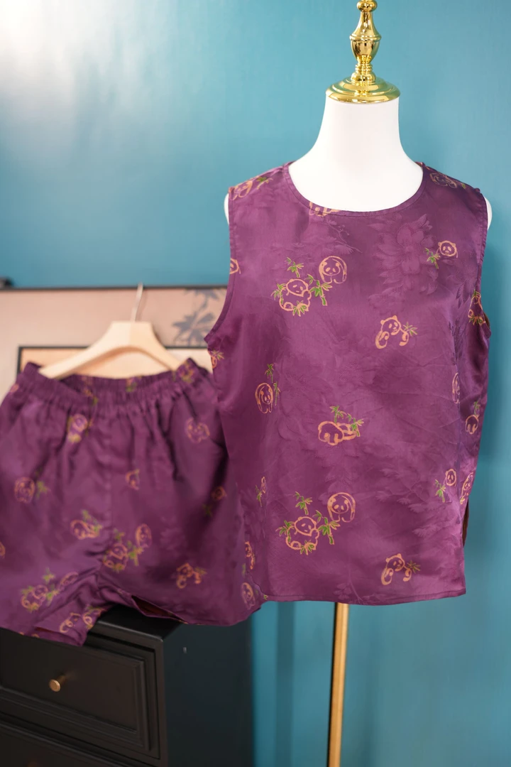 套装112.女士紫色背心短裤套