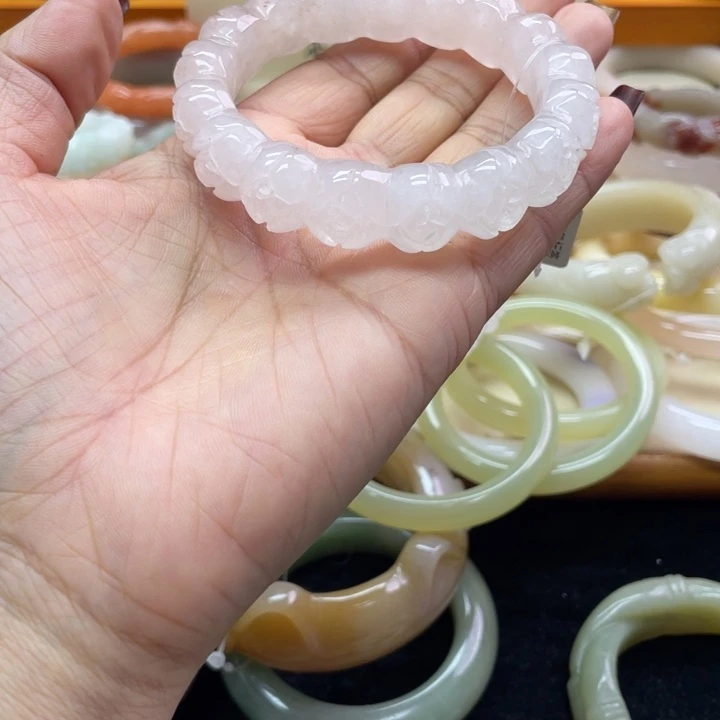未镶嵌石英岩玉珠宝奇石?**?