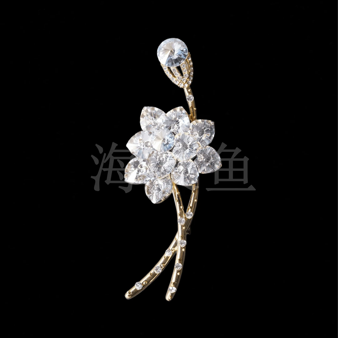 锌合金仿水晶胸针 时尚气质百搭【施】兰魅莲花胸针5173
