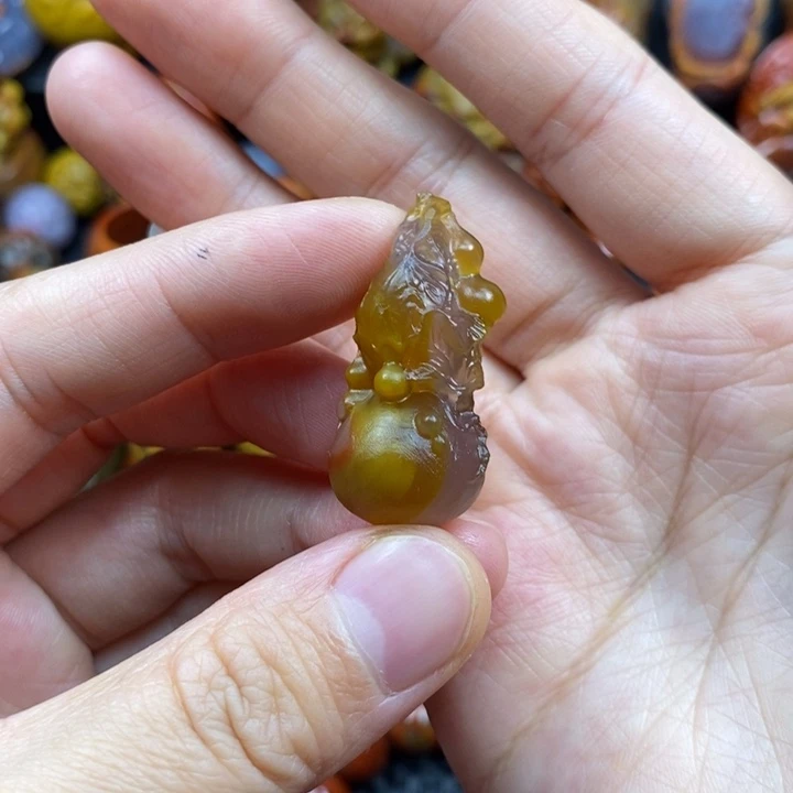 玛瑙/玉髓未镶嵌挂件战国红挂件