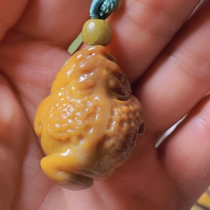 岫岩河磨玉（透闪石质玉）未镶嵌挂件忠*