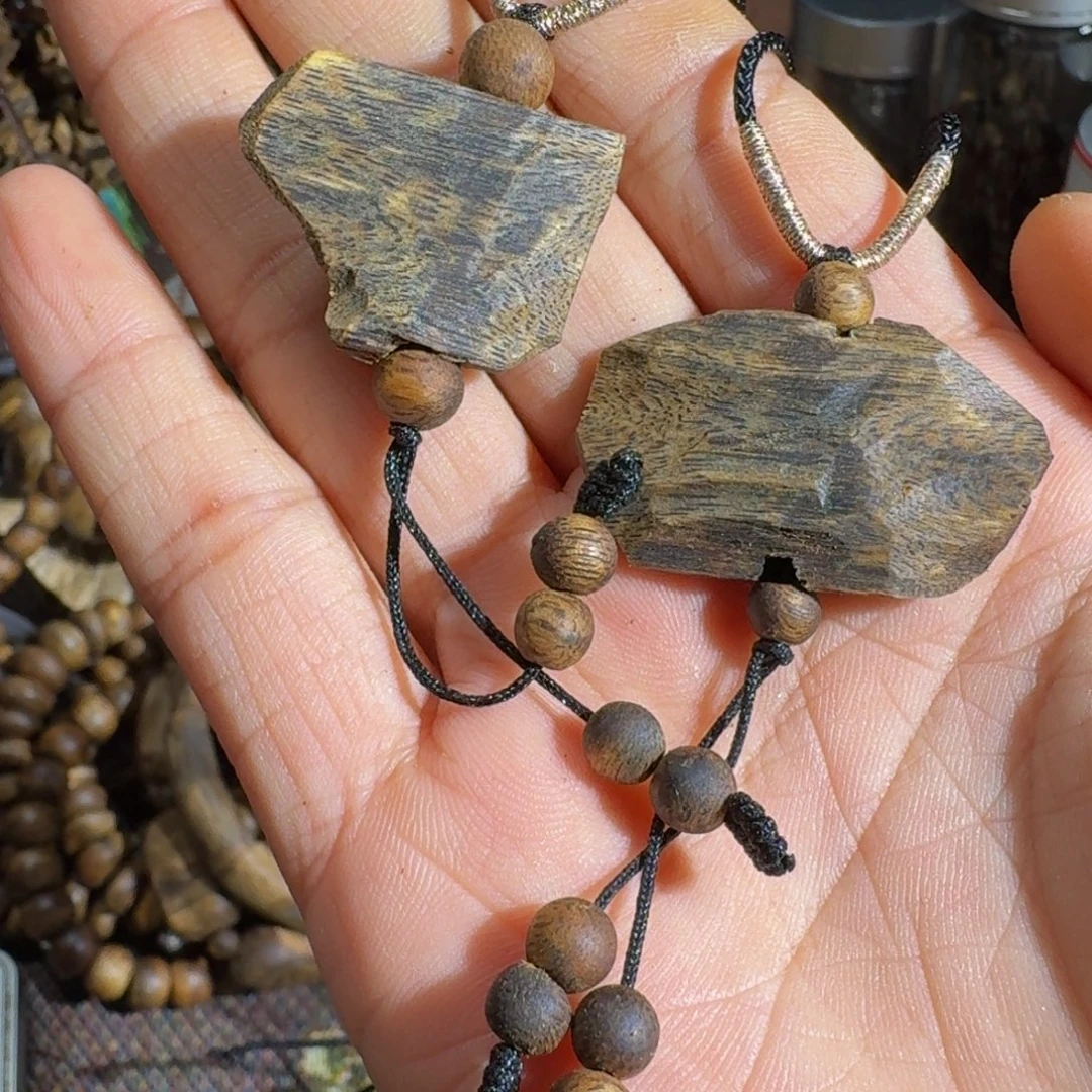 沉香碎屑沉香海南乌身老料孤品